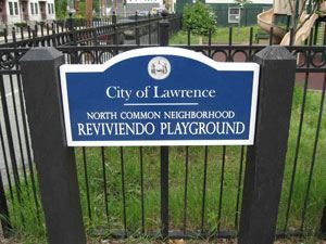 North Common Neighborhood Reviviendo Playground